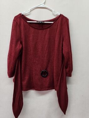 🚨2/$25 or 5/$50🚨Perceptions Burgundy Draped Tunic with Decorative Buckle